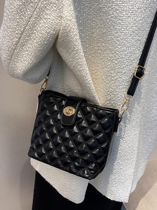 Rhombus Lattice Twist Lack Tote Bag
